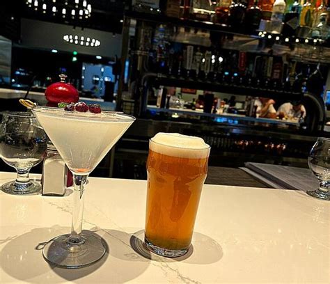 New independent bar and restaurant opens in。